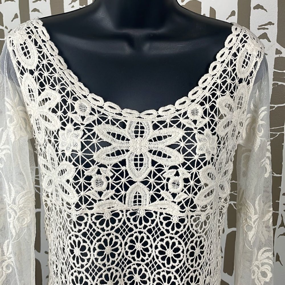 Boho Embroidered Lace & Mesh 3/4 Sleeve Top - Picture 2 of 14